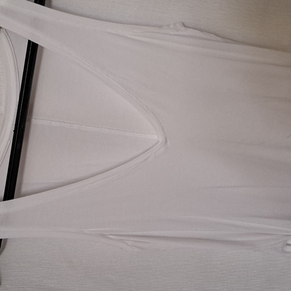 Babaton White V-Neck Tank Top - Picture 4 of 6